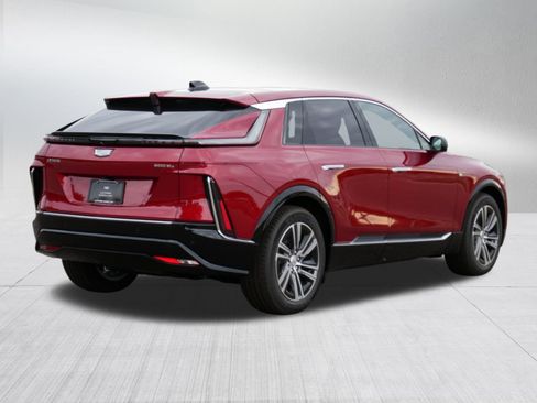 New 2026 Cadillac Lyriq Premium Luxury w/ LPO, Floor Liner Package AWD/4WD image 6