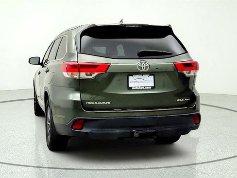 Used 2018 Toyota Highlander XLE AWD/4WD image 6