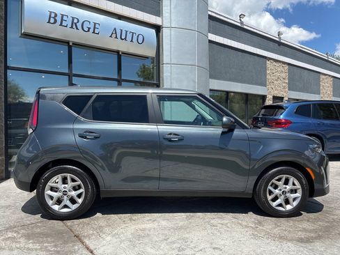 Used 2025 Kia Soul LX w/ LX Technology Package FWD image 6