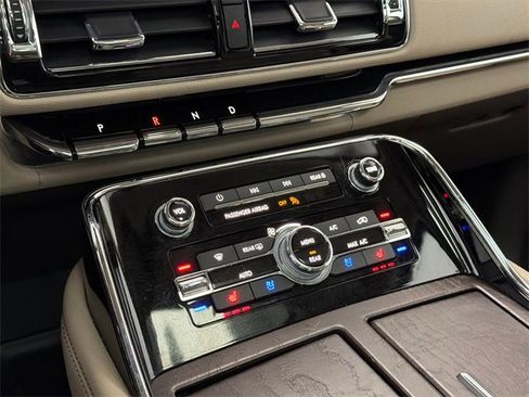 Used 2022 Lincoln Navigator L Reserve image 33