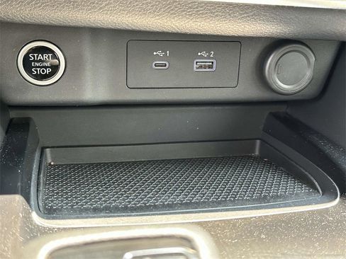 Used 2022 Nissan Rogue S image 6