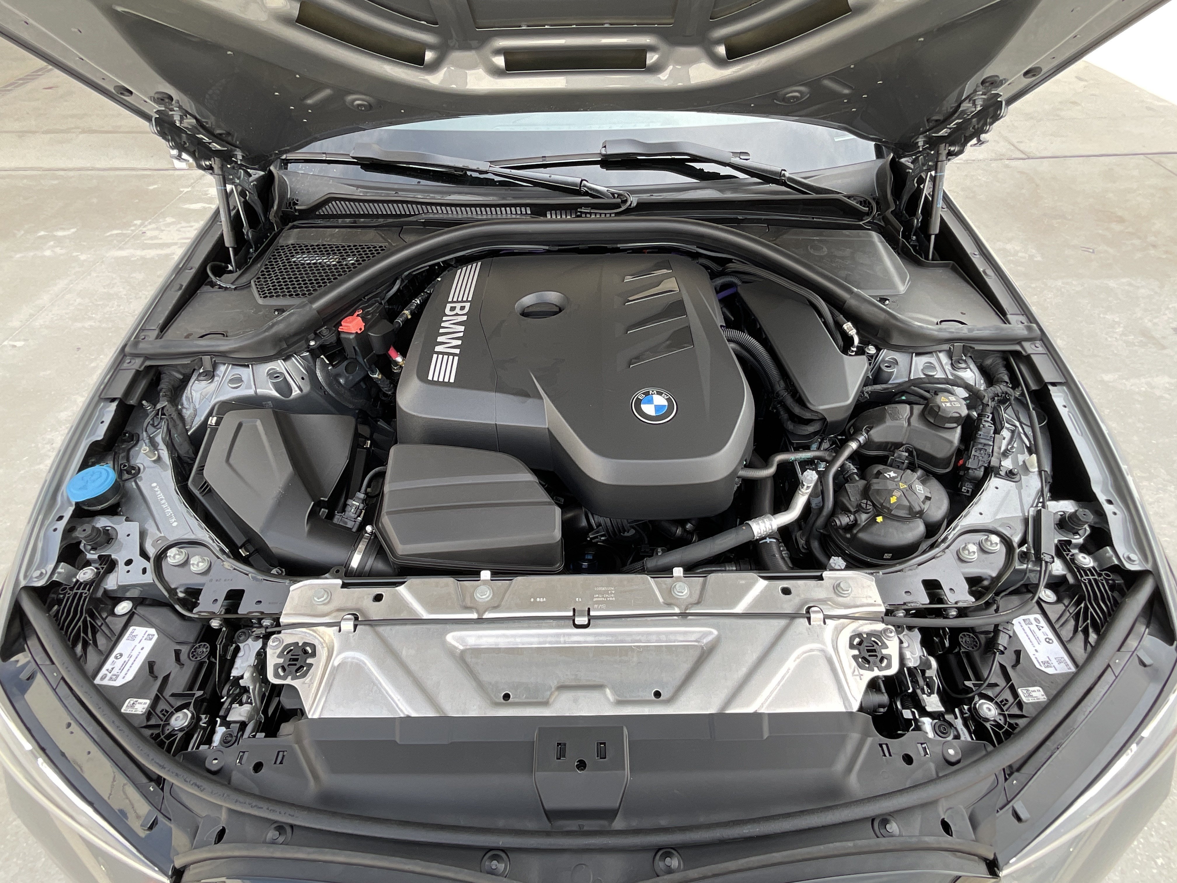 New 2026 BMW 330i xDrive Sedan w/ M Sport Package AWD/4WD image 34
