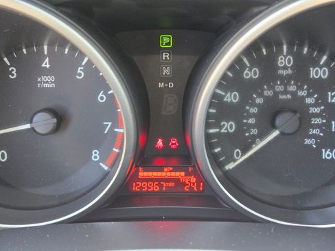 Used 2012 MAZDA MAZDA5 Touring w/ Moonroof & Audio Pkg FWD image 22