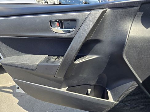 Used 2018 Toyota Corolla LE FWD image 25