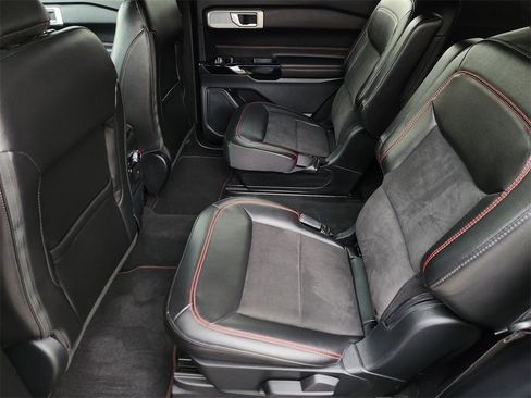 Used 2023 Ford Explorer ST-Line w/ Class IV Trailer Tow Package image 29