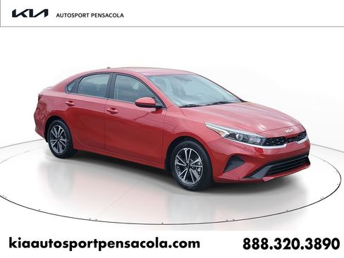 Used 2023 Kia Forte LXS image 1