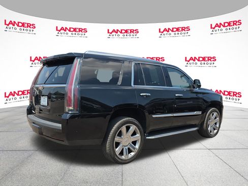 Used 2020 Cadillac Escalade Luxury AWD/4WD image 3