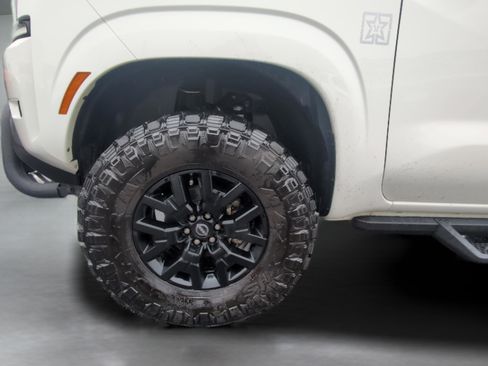 Used 2023 Nissan Frontier SV w/ Midnight Edition Package AWD/4WD image 31
