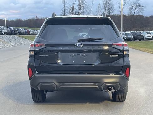 Used 2025 Subaru Forester Limited AWD/4WD image 5