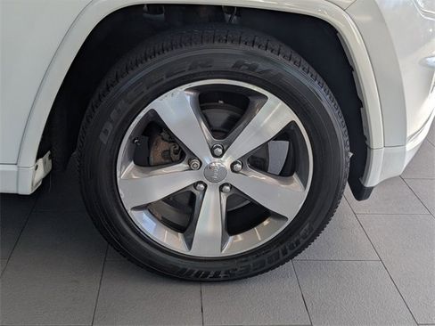 Used 2015 Jeep Grand Cherokee Overland image 16