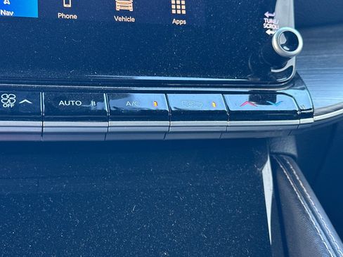 Used 2024 Jeep Wagoneer L Series II w/ Flexible Seating Group image 29