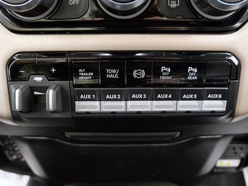 Used 2021 RAM 3500 Laramie w/ Max Tow Package AWD/4WD image 30