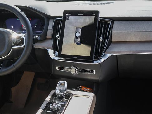New 2026 Volvo XC90 T8 Plus w/ Protection Package Premier AWD/4WD image 22