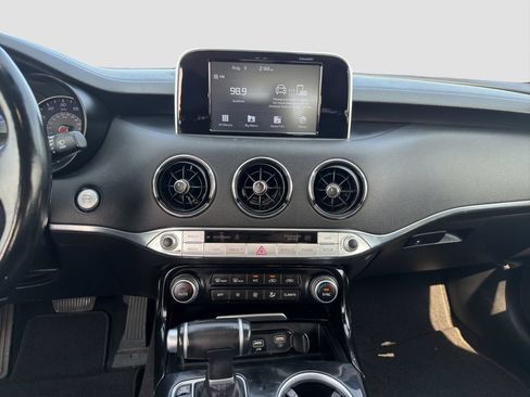 Used 2019 Kia Stinger RWD image 16