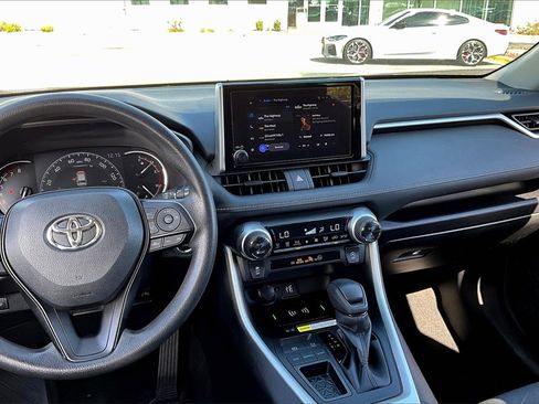 Used 2024 Toyota RAV4 XLE w/ Convenience Package image 9