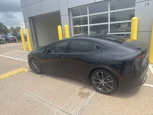 Used 2024 Toyota Prius XLE image 7