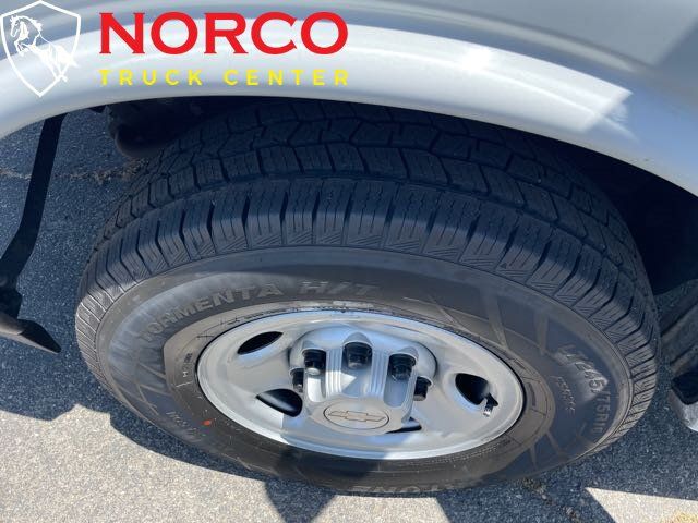 Used 2018 Chevrolet Express 2500 RWD image 18