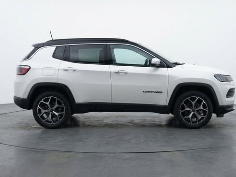 Used 2025 Jeep Compass Limited AWD/4WD image 11