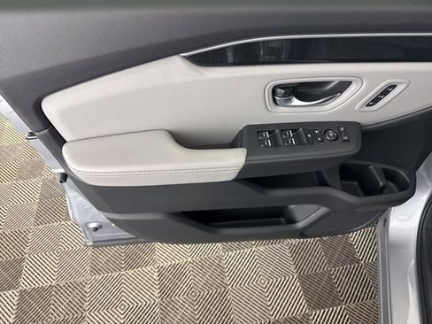 Certified 2025 Honda Pilot Elite image 25