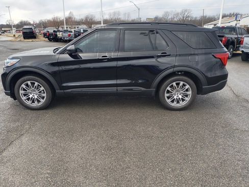 New 2026 Ford Explorer Active w/ Active Comfort Package image 2