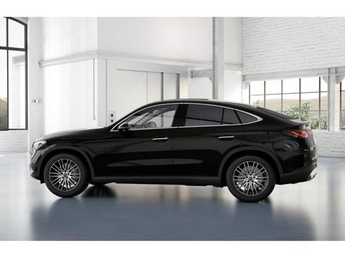 Used 2025 Mercedes-Benz GLC 300 4MATIC image 33