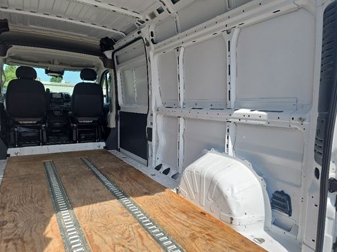 Used 2022 RAM ProMaster 2500 w/ Convenience Group FWD image 13