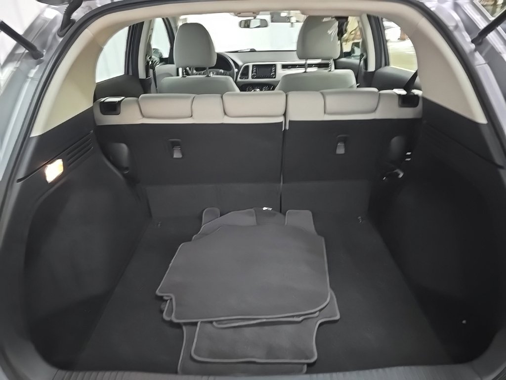 Used 2022 Honda HR-V LX image 11