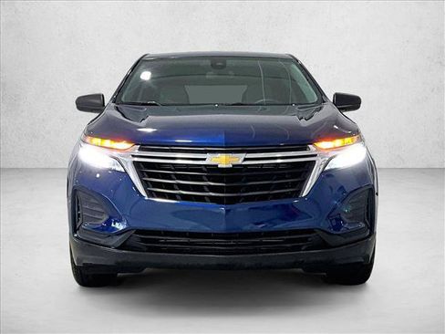 Used 2023 Chevrolet Equinox LS w/ LS Convenience Package FWD image 3