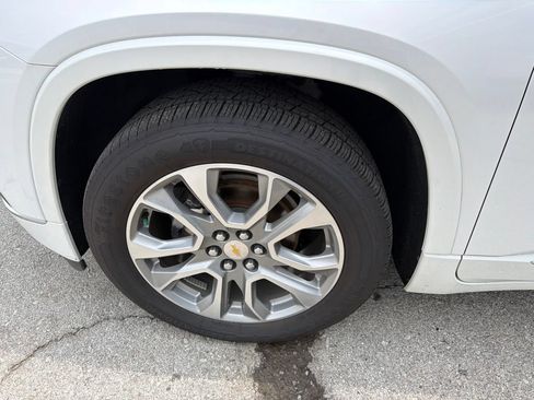 Used 2020 Chevrolet Traverse Premier w/ LPO, Floor Liner Package AWD/4WD image 9