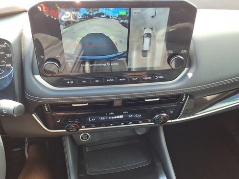 Used 2023 Nissan Rogue SL w/ SL Premium Package FWD image 15