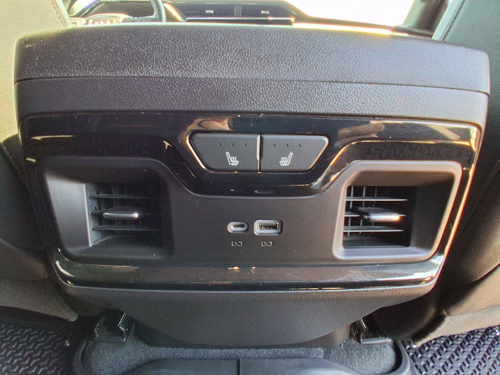Used 2024 GMC Sierra 1500 AT4 w/ Technology Package AWD/4WD image 26