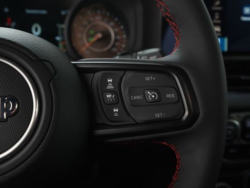 Used 2025 Jeep Wrangler Unlimited Rubicon w/ Convenience Group AWD/4WD image 27