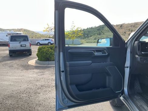 Used 2023 Chevrolet Silverado 1500 RST image 18