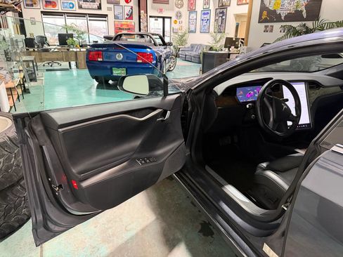 Used 2019 Tesla Model S 75D image 8