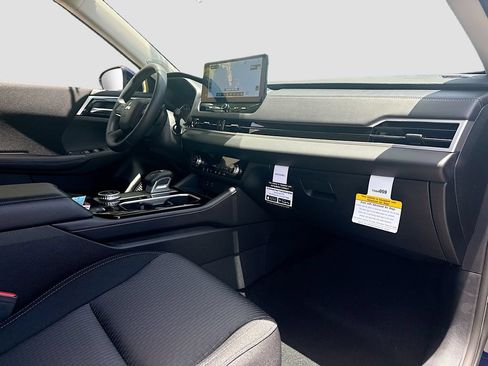 New 2026 Mitsubishi Outlander ES FWD image 30