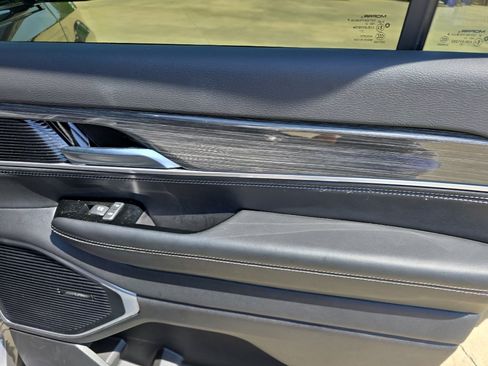 Used 2022 Jeep Wagoneer Series II RWD image 19