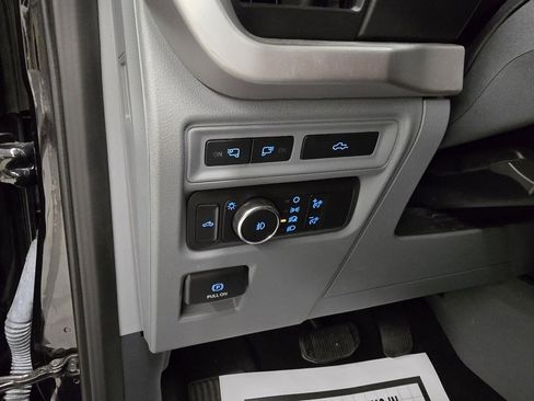 Used 2022 Ford F150 XLT w/ Equipment Group 302A High image 33