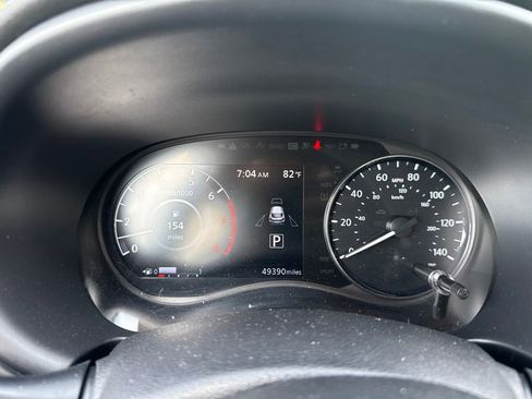 Used 2023 Nissan Kicks SR w/ SR Premium Package FWD image 7