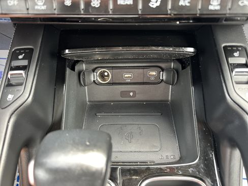 Used 2022 Kia Telluride EX w/ EX Premium Package AWD/4WD image 17
