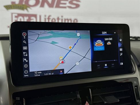 Used 2023 Lexus GX 460 Premium w/ Premium Package image 6