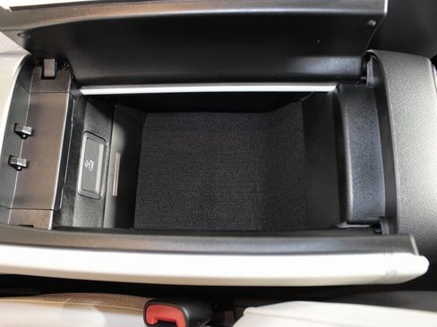 New 2026 Mercedes-Benz C 300 4MATIC Sedan image 25