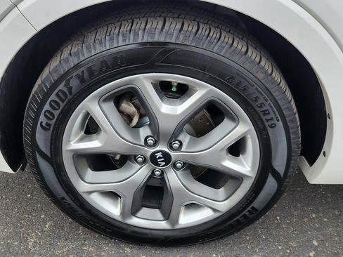 Used 2020 Kia Sorento SX image 25