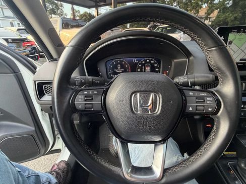 Used 2022 Honda Civic Touring image 12