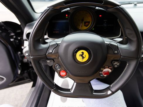 Used 2014 Ferrari F12 Berlinetta image 15