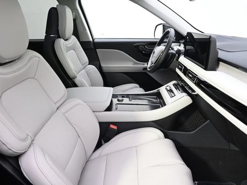 New 2026 Lincoln Aviator Reserve AWD/4WD image 17