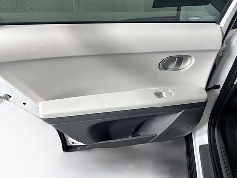 Used 2024 Hyundai Ioniq 5 SE RWD image 26
