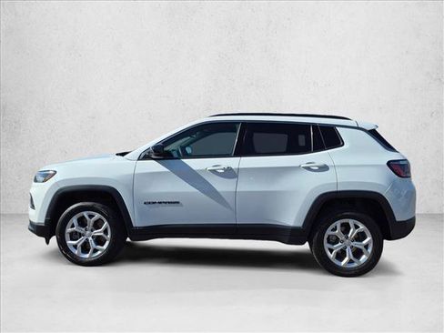 Used 2024 Jeep Compass Latitude AWD/4WD image 9