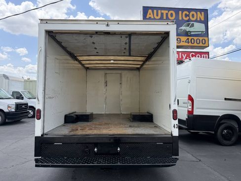 Used 2022 Ford E-450 and Econoline 450 Super Duty w/ Power Windows & Locks Group RWD image 15