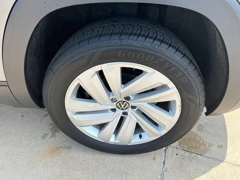 Used 2023 Volkswagen Atlas Cross Sport SE AWD/4WD image 8