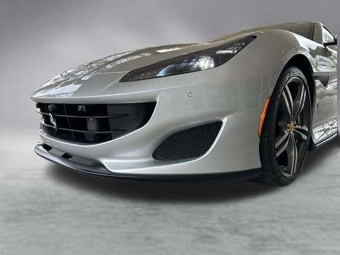 Used 2019 Ferrari Portofino RWD image 30